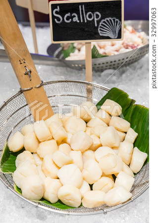Fresh scallop Fresh scallop 32997063