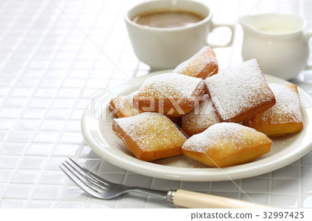 New Orleans Benie 32997425