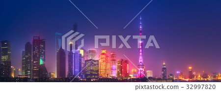 Shanghai skyline cityscape 32997820