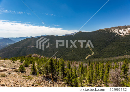 Rainbow Curve Overlook in Rocky Mountain Natl Park 32999582