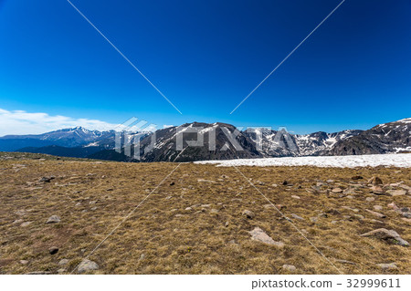 Trail Ridge Road in Rocky Mountain National Park 32999611