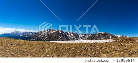 Trail Ridge Road in Rocky Mountain National Park 32999614