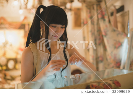 shoping, earring, female 32999629