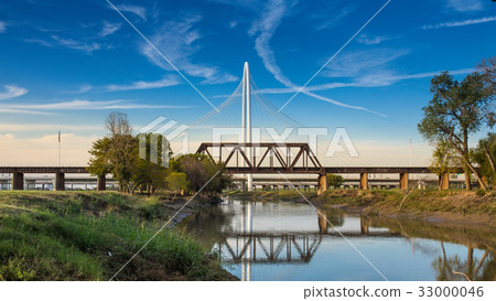 Margaret Hunt Hill Bridge Margaret Hunt Hill Bridge 33000046