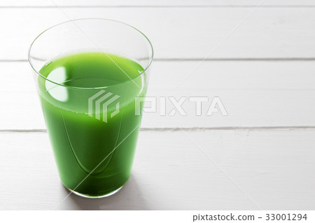Green juice and copy space Green juice and copy space 33001294