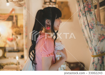 shoping, trying on, clothes shop 33002243