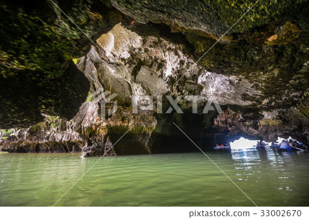 Koh Hong Phang Nga Bay near Phuket, Andaman Sea Koh Hong Phang Nga Bay near Phuket, Andaman Sea 33002670