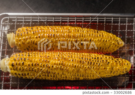 Sweet corn Sweet and delicious corn Sweet corn Sweet and delicious corn 33002686
