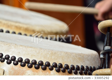 Summer festival Japanese drum performance Summer festival Japanese drum performance 33005292