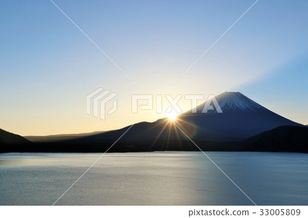 Mt Fuji And The New Year S Day Stock Photo 33005809 Pixta