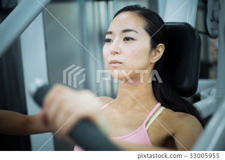 sports gym  33005955
