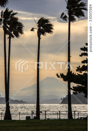 從Kosubo日落富士山的Zushi 33005984
