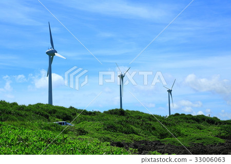 Miyakojima Nishihira Anazaki Wind power generation and blue sky 33006063