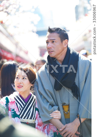 The portrait of a couple in japanese costume The portrait of a couple in japanese costume 33006967