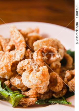 Crispy pork salted rind with thai herbal Crispy pork salted rind with thai herbal 33009680