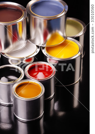 Paint cans 33010560