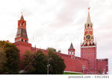 Kremlin wall and towers Kremlin wall and towers 33013691