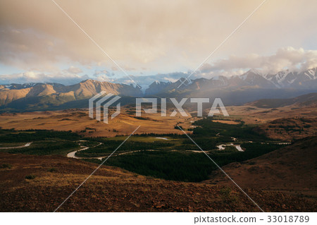 View to the North Chuya ridge and Kuray steppe View to the North Chuya ridge and Kuray steppe 33018789