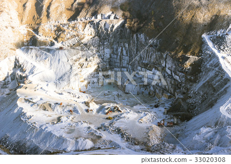 Marble quarry site in Carrara, Italy Marble quarry site in Carrara, Italy 33020308