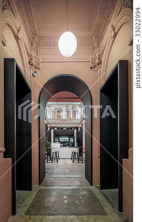 Restaurant with stucco molding 33022994