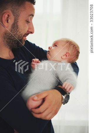 young happy father with cute baby young happy father with cute baby 33023708