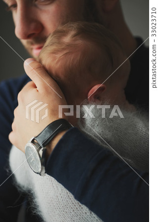 young happy father with cute baby young happy father with cute baby 33023710