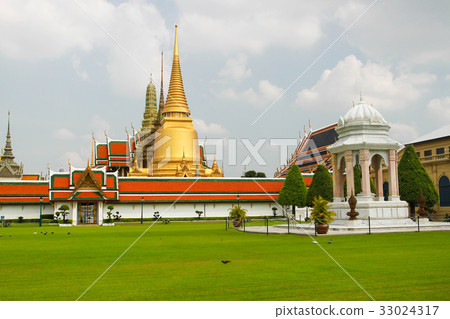 Temple of the Emerald Buddha in Bangkok, Thailand 33024317