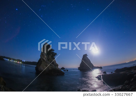月亮沉入Minami-Mutani海岸麻雀島 33027667