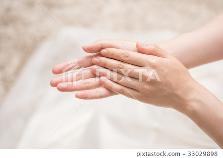 Hand care Hand care 33029898