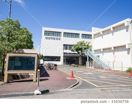 岩倉市立圖書館 33030756