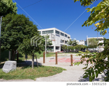 Iwakura City Kanda Park and Iwakura Library 33031233
