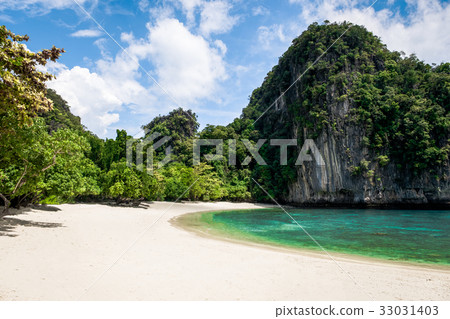 Railay beach in Krabi Thailand 33031403
