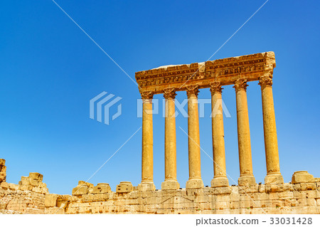 Barbek's six major columns (Lebanon, Barbek) 33031428