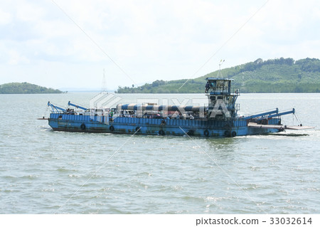 Lanta Ferry boat between krabi and Lanta island Lanta Ferry boat between krabi and Lanta island 33032614