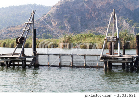Wood way of the fish farm 33033651