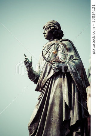 Monument of great astronomer Nicolaus Copernicus 33034121