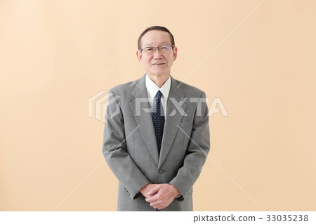 Senior male 33035238