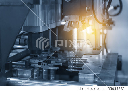 The operation of PET bottle 33035281