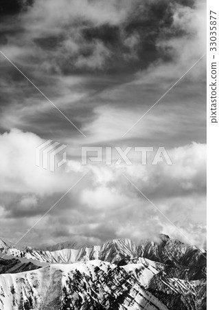 Black and white winter snow mountain and cloud sky 33035877