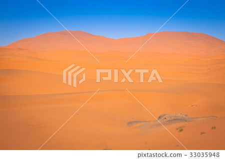 Sand Dunes in the Sahara Desert, Merzouga, Morocco 33035948