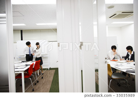 Business meeting office businessman Business meeting office businessman 33035989