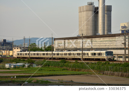 221列普通列車8輛 33036375