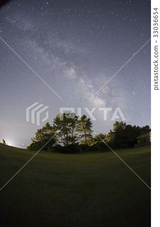 milkyway with Lyrid's meteor shower 22 april 2017 milkyway with Lyrid's meteor shower 22 april 2017 33036654