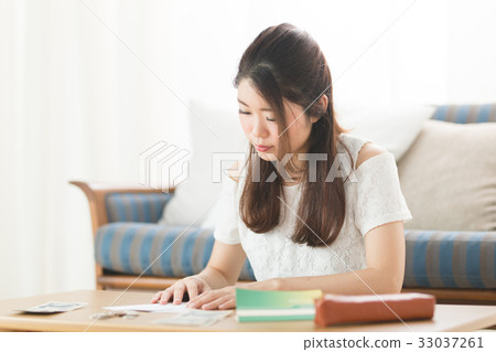 Passbook, Female 33037261