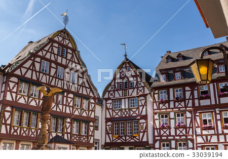 Historic houses fronts in Bernkastel-Kues  33039194