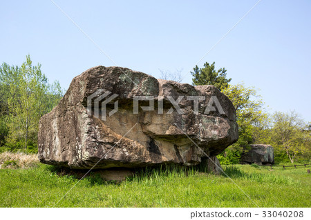 Dolmen, Gochang dolmen ruins, Gochang-gun, Jeonbuk, Korea 33040208