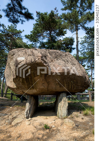 Dolmen, Gochang dolmen ruins, Gochang-gun, Jeonbuk, Korea 33040237