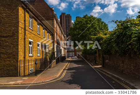 Typical old English buildings Typical old English buildings 33041786
