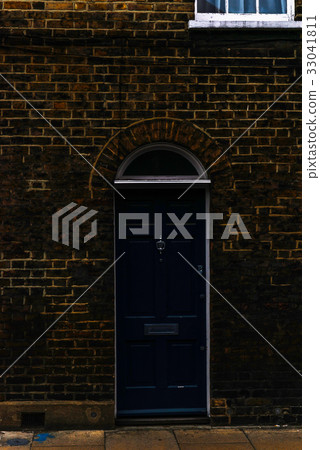 stylish entrance to a residential building 33041811