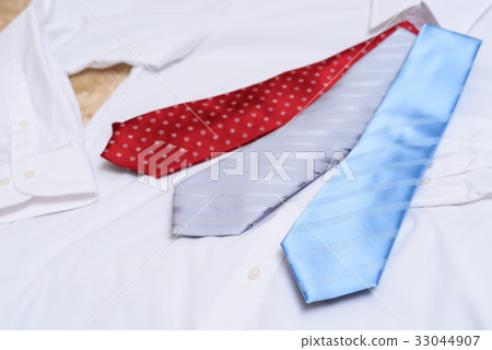 Choose a tie that suits your shirt Choose a tie that suits your shirt 33044907